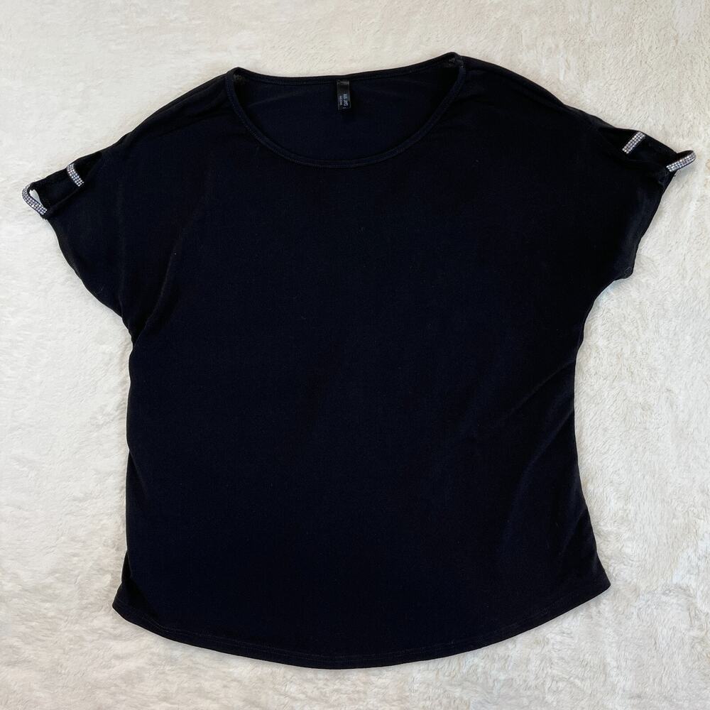 AVA JAMES SHORT SLEEVE KNIT BLACK BLOUSE CUT OUT SLEEVE EMBELLISHED SIZE S